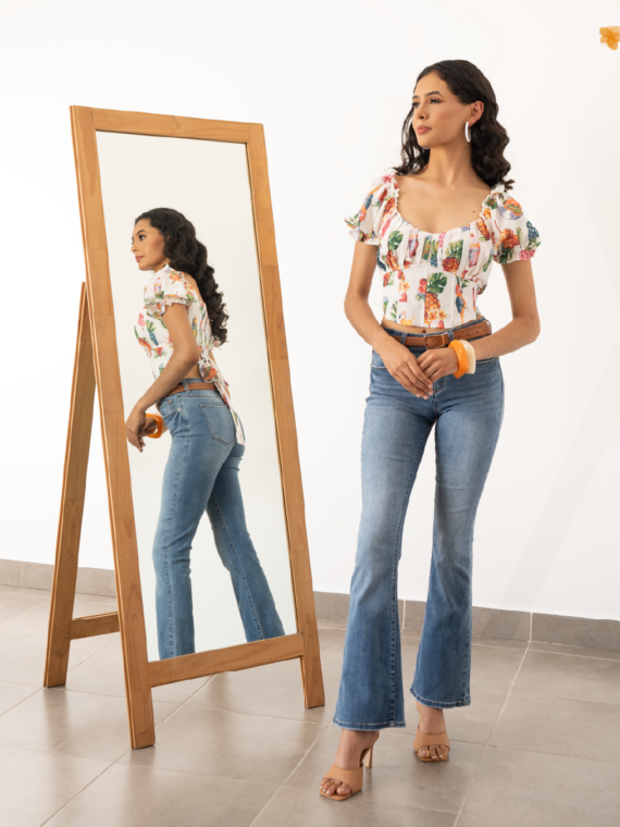 Blusa Corta Estampada - Flare Jeans