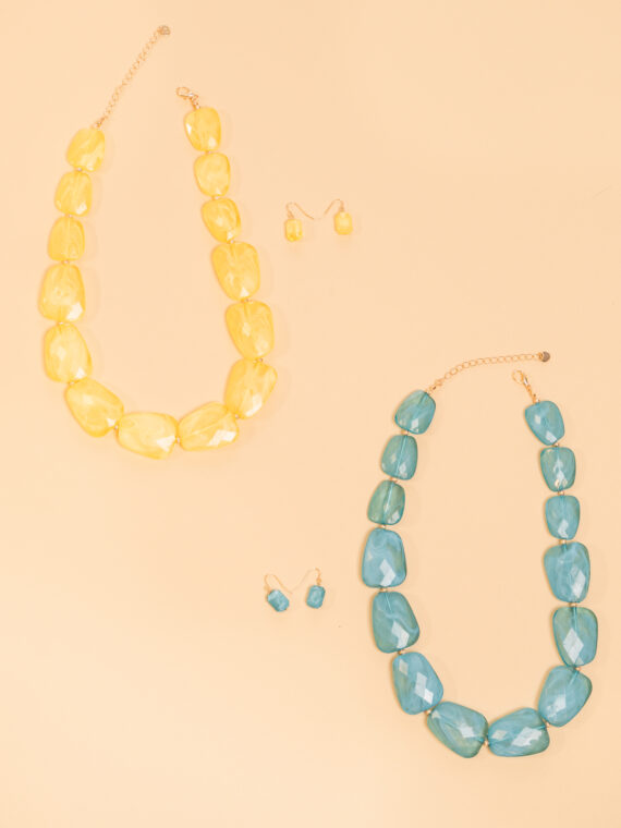 Collar con Aretes.
