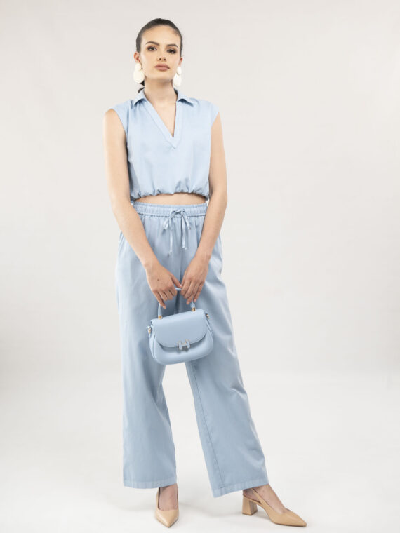 Blusa Cuello V - Pantalón Lounge - Cartera