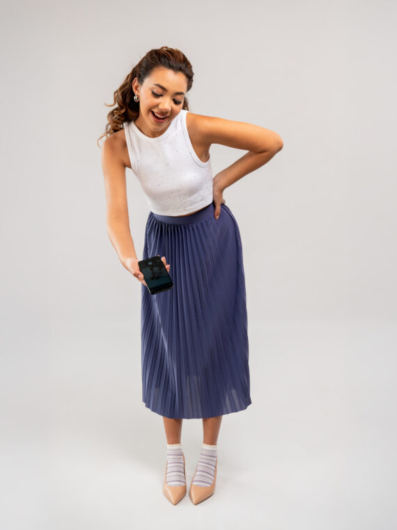 Blusa Detalle Brillos - Falda Plisada